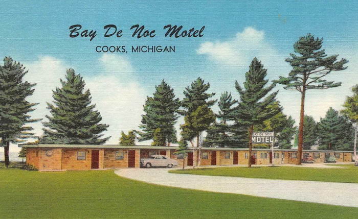 Motel Bay De Noc - OLD POSTCARD